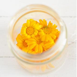 Cómo hacer aceite de caléndula - Paso 2