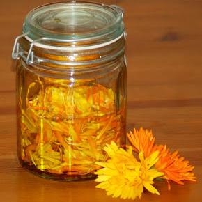 Cómo hacer aceite de caléndula - Paso 3