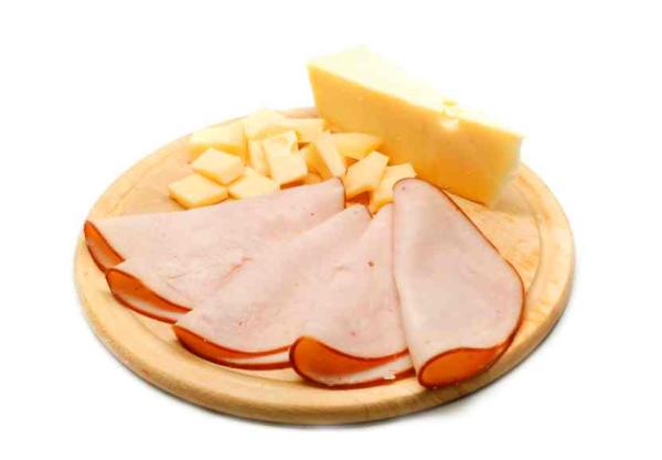 10 alimentos que parecen sanos pero no lo son - El pavo envasado, una gran fuente de sodio 