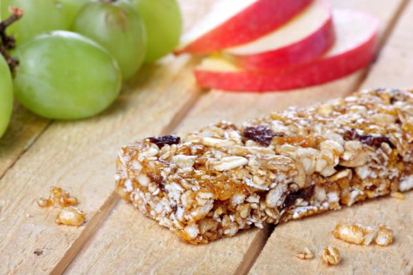 10 alimentos que parecen sanos pero no lo son - Las barras de cereales, una dosis de azúcar instantánea