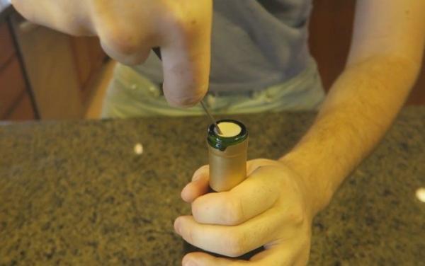 Cómo abrir una botella de vino sin sacacorchos - Cómo abrir una botella de vino con cuchillo