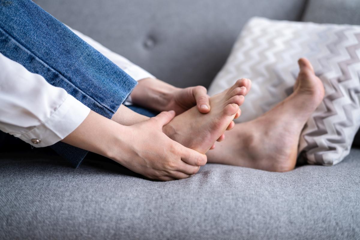 ¿Es bueno andar con fascitis plantar?