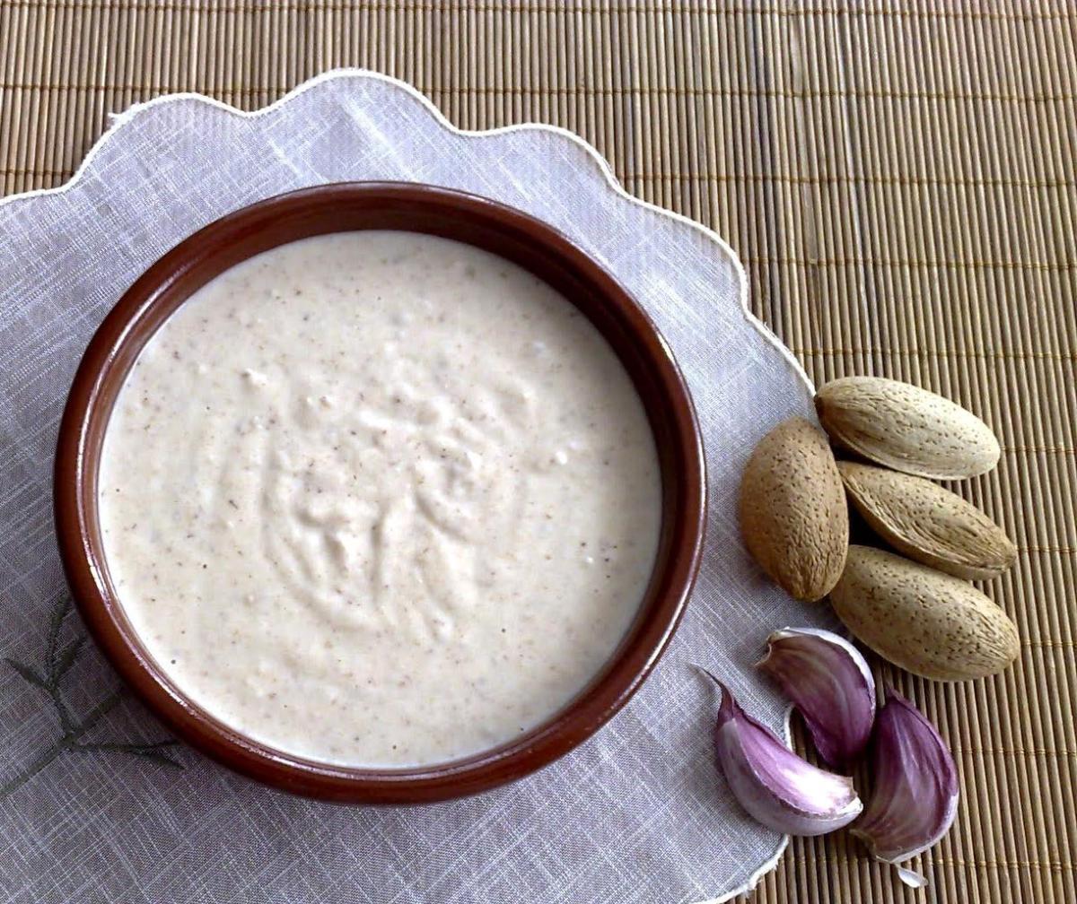 Cómo hacer ajoblanco