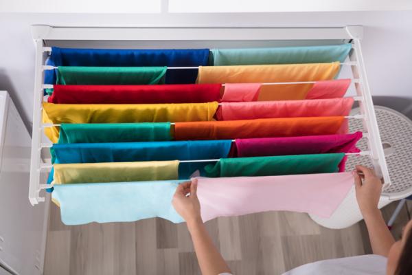 ¿El poliéster encoge si se lava? - Cómo se lava la ropa de poliéster