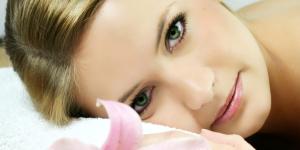 Cómo usar el bicarbonato para aclarar la piel