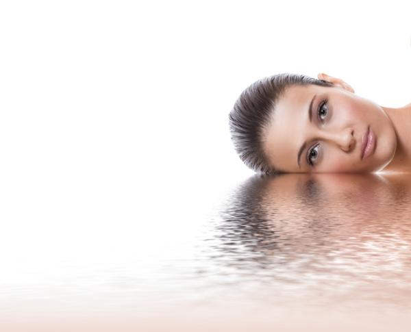 Beneficios del aceite de romero para la cara - Nutre e hidrata la piel