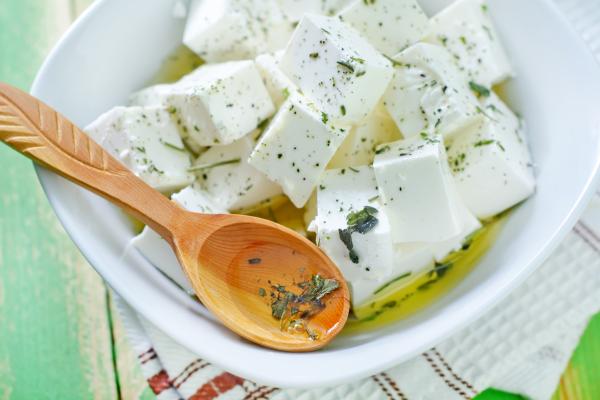 Cómo hacer una ensalada griega: receta ligera y perfecta para refrescarse - Paso 4