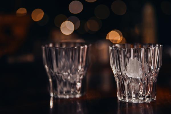 Cómo hacer un cóctel Old Fashioned - Paso 1