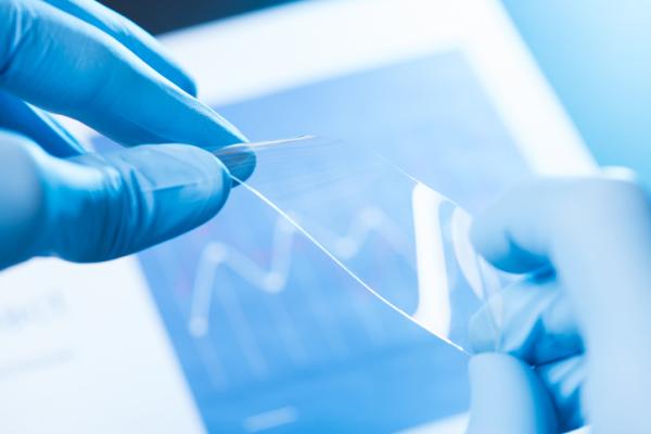 Cómo pegar plástico - Cómo pegar plástico flexible