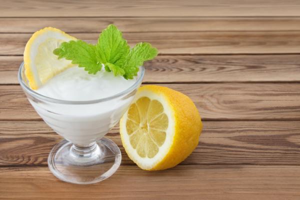 Cómo hacer mousse de limón con leche condensada y yogur