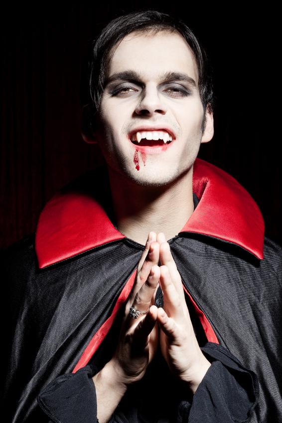 Buenos disfraces caseros para Halloween - Vampiros y vampiresas
