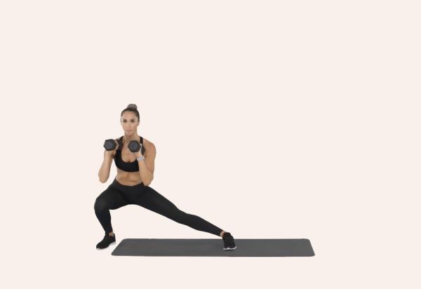 Cómo hacer zancadas con mancuernas correctamente - Zancadas laterales con mancuernas