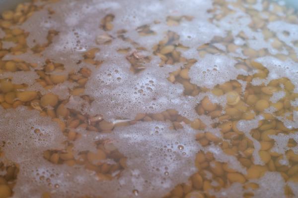 Cómo hacer una ensalada de lentejas y quinoa - Paso 2