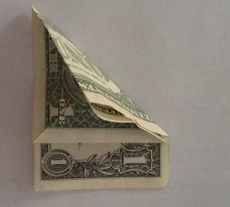 Cómo hacer un corazón con un billete - Paso 3