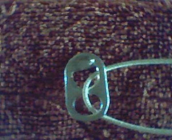 Cómo hacer una pulsera con tapas de latas - Paso 1