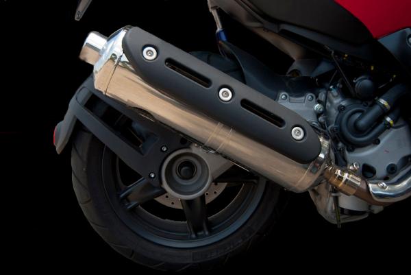 Cómo desmontar el tubo de escape de la moto