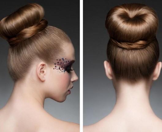 Peinados para ir a clase fáciles - Moño básico con una media