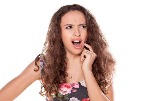 Cuáles son los síntomas de las úlceras bucales