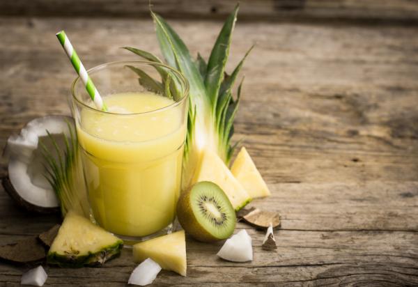 Cómo hacer jugos para perder peso - Jugo de piña y kiwi para perder peso