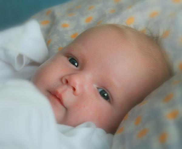 Qué debe de hacer mi bebé a los tres meses de nacido