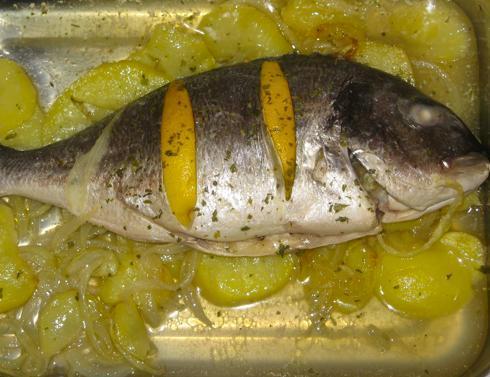 Cómo preparar dorada rellena al horno