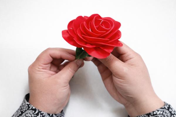 Manualidades para San Valentín - Manualidades para San Valentín: rosa con cinta adhesiva y con cartulina 
