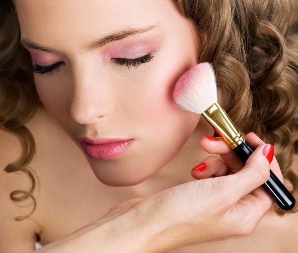 Cómo hacer que el colorete dure más