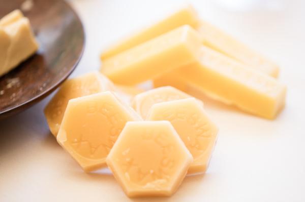Cera de Abeja: Para qué sirve, Propiedades y Dónde comprarla