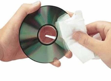 Trucos para limpiar los DVD - Paso 3