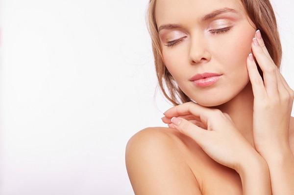 Cómo hacer el maquillaje 'strobing'