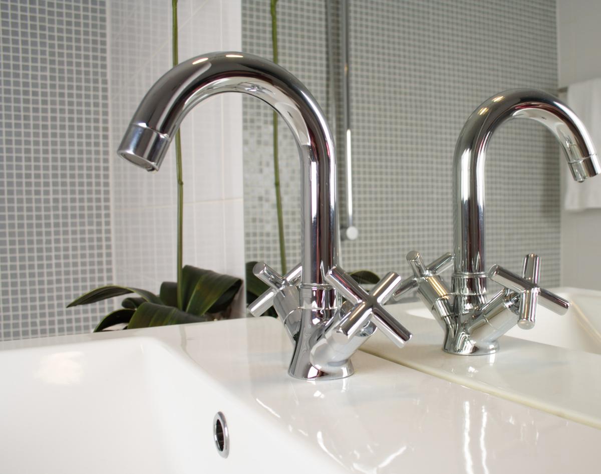 Cómo pintar bañeras y lavabos