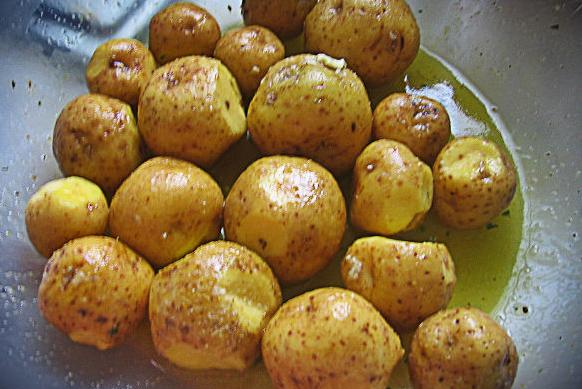 Papitas colombianas pisadas al ajo - Paso 2