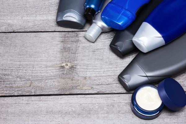 Cómo eliminar el cutis graso en hombres - Paso 6