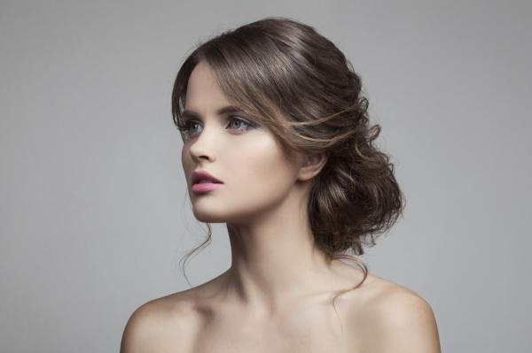 Cómo vestir para un bautizo - Maquillaje y peinados para un bautizo