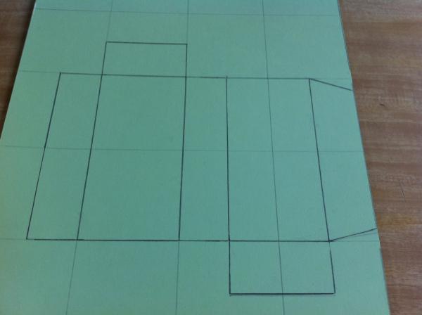 Cómo hacer una caja de cartulina con plantilla - Paso 10