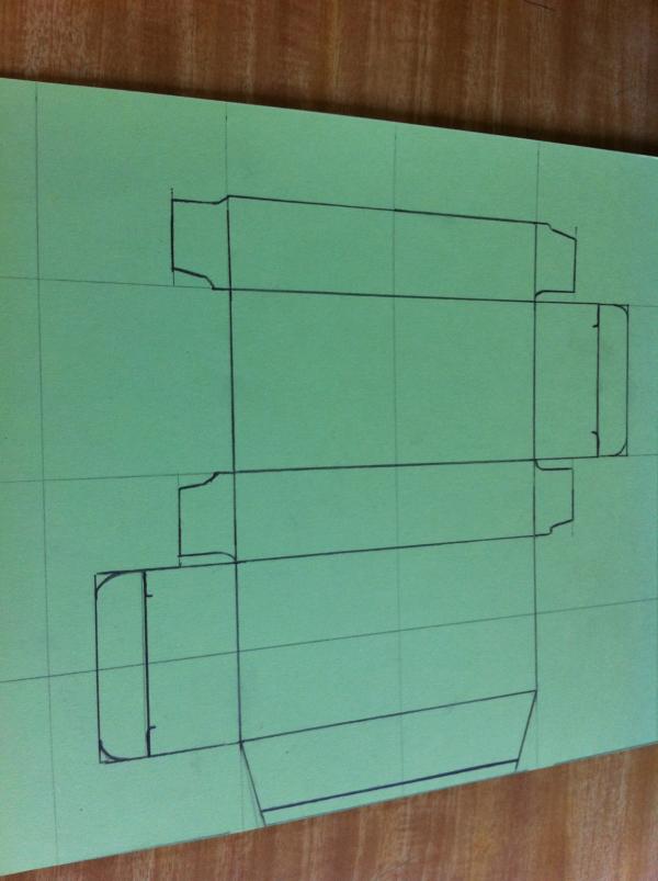 Cómo hacer una caja de cartulina con plantilla - Paso 12