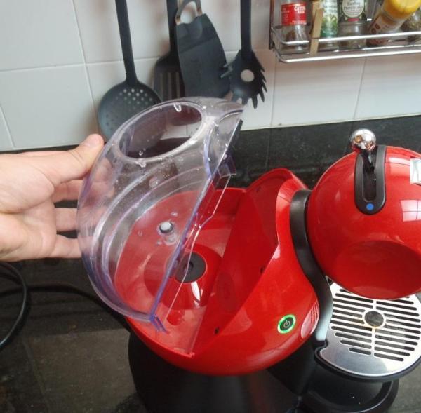 Cómo cambiar el agua de una Nescafé Dolce Gusto - Paso 2
