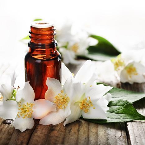 Cómo hacer mascarillas caseras para alisar el pelo - Mascarilla de aceite de jazmín y de oliva para alisar el pelo