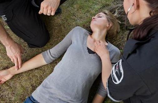 Qué hacer si alguien se desmaya