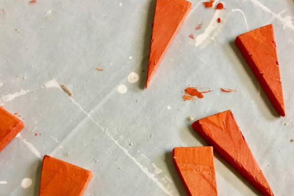 Cómo hacer un muñeco de nieve con vasos - Paso 9