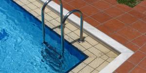 Cómo climatizar piscinas con bombas de calor