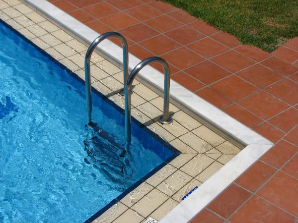 Cómo climatizar piscinas con bombas de calor
