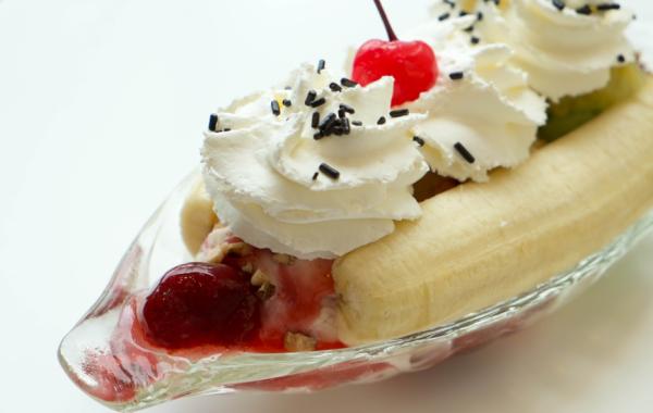Cómo hacer un banana split