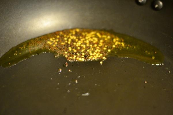 Cómo hacer un Chutney picante de tomate - Paso 1