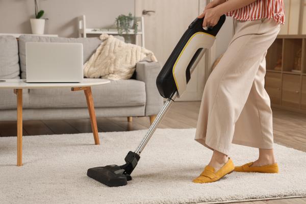 Tipos de aspiradoras: descubre cuál es mejor para tu hogar - Aspiradora escoba