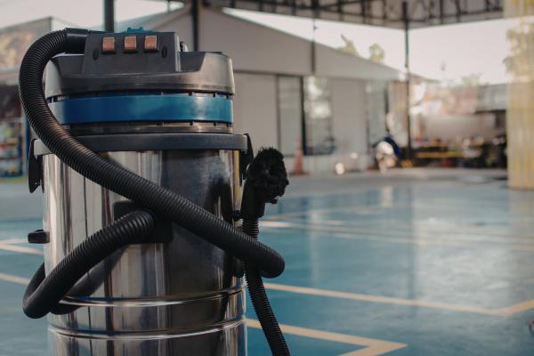 Tipos de aspiradoras: descubre cuál es mejor para tu hogar - Aspiradora industrial 