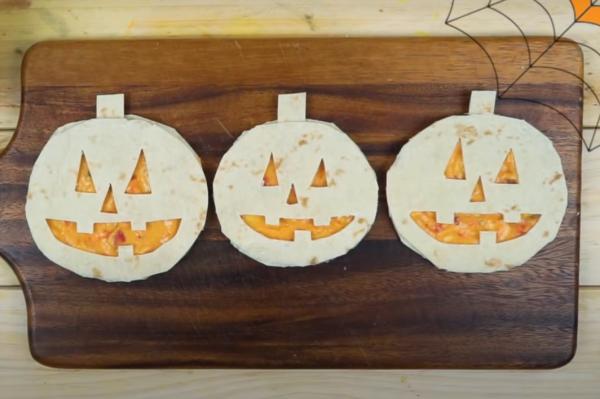 Ideas de merienda para Halloween - Crepes de calabaza y miel