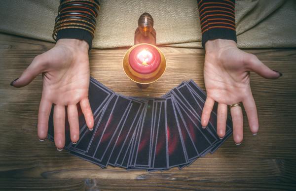 Tarot del amor certero: cómo encontrar uno fiable - Qué es el tarot del amor