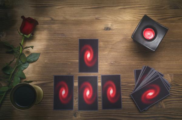 Tarot del amor certero: cómo encontrar uno fiable