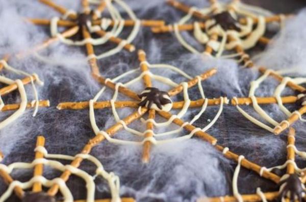 Ideas de merienda para Halloween - Telarañas dulces y saladas